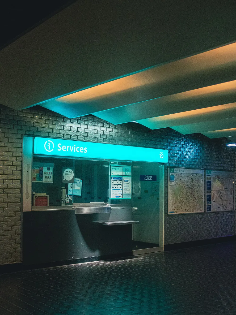 A ticket hall inside Châtelet–Les Halles station